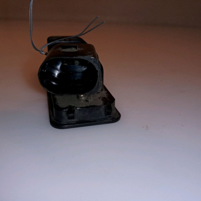 Eclaireur plaque de police d occasion VOLKSWAGEN GOLF V Phase 1 11-2003->10-2008 2.0 TDI 140ch 3