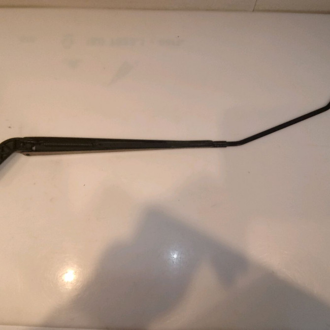 Bras essuie-glace avant droit occasion PEUGEOT 206 + Phase 1 03-2009->05-2013 1.4 HDI 70ch 6429R9 2