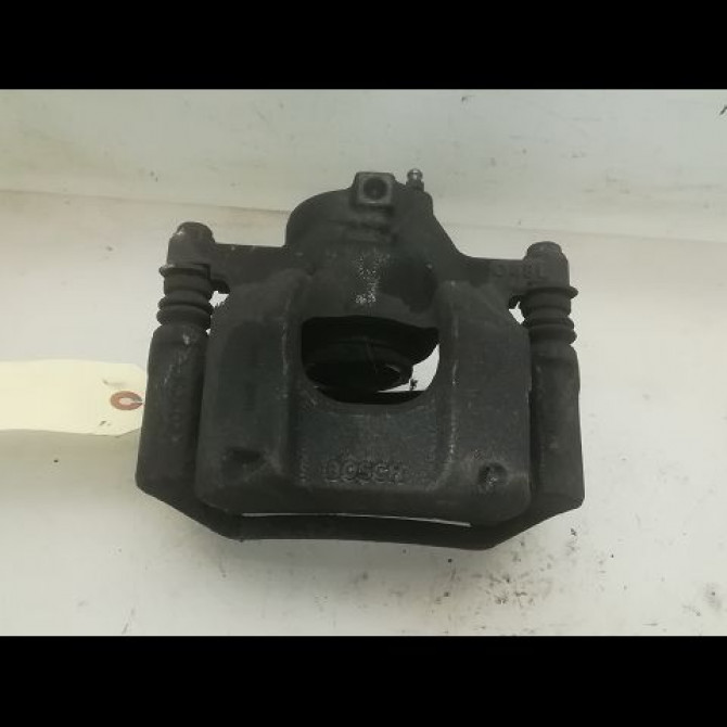 Etrier de frein avant gauche occasion PEUGEOT 107 Phase 2 01-2009->01-2012 1.0i 70ch 12v 4401G8 1