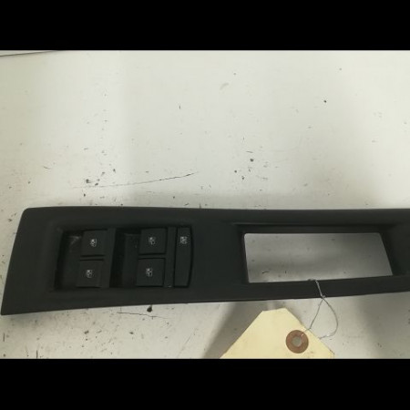 Commande lève-glace porte avant gauche occasion OPEL MERIVA II phase 2 11-2013->... 1.4i 120ch 13305012