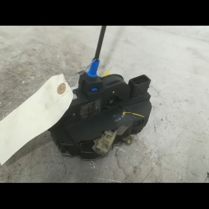 Serrure porte avg occasion OPEL ASTRA IV Phase 1 01-2010->06-2012 13579522 3
