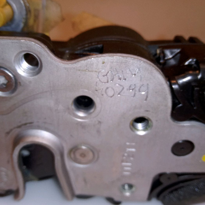 Serrure porte arg occasion OPEL ASTRA IV Phase 1 01-2010->06-2012 13579557 4