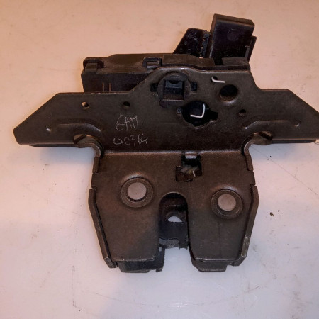 Serrure hayon occasion OPEL ASTRA IV Phase 1 01-2010->06-2012 13509599