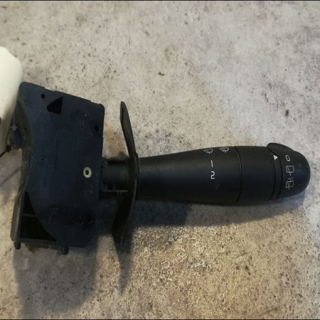 Commande essuie glace occasion RENAULT MEGANE I Phase 2 03-1999->06-2003 1.4 16v 7701053055
