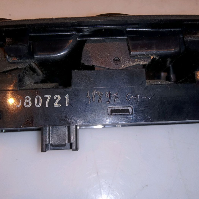 Commande lève-glace porte avant gauche occasion FORD MONDEO III Phase 1 06-2007->09-2010 1.8 TDCI 125ch 3