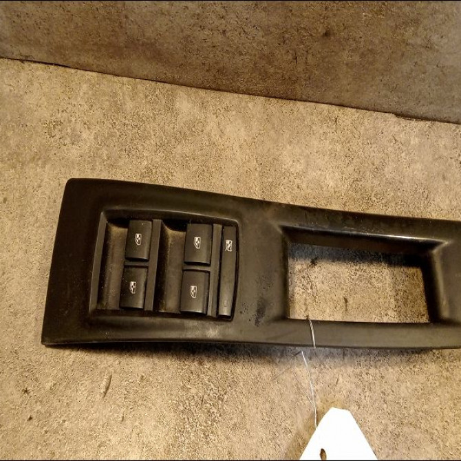 Commande lève-glace porte avant gauche occasion OPEL MERIVA II Phase 1 09-2010->03-2014 1.7 CDTI 110ch 13305012 1