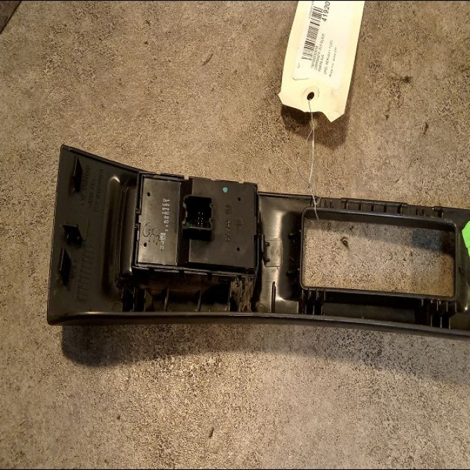 Commande lève-glace porte avant gauche occasion OPEL MERIVA II Phase 1 09-2010->03-2014 1.7 CDTI 110ch 13305012 2