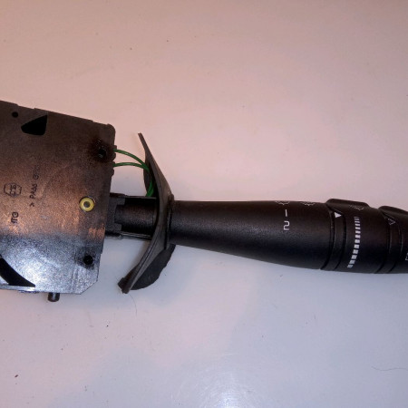 Commande essuie glace occasion RENAULT MEGANE I Phase 2 03-1999->06-2003 1.4i 16v 7701053055