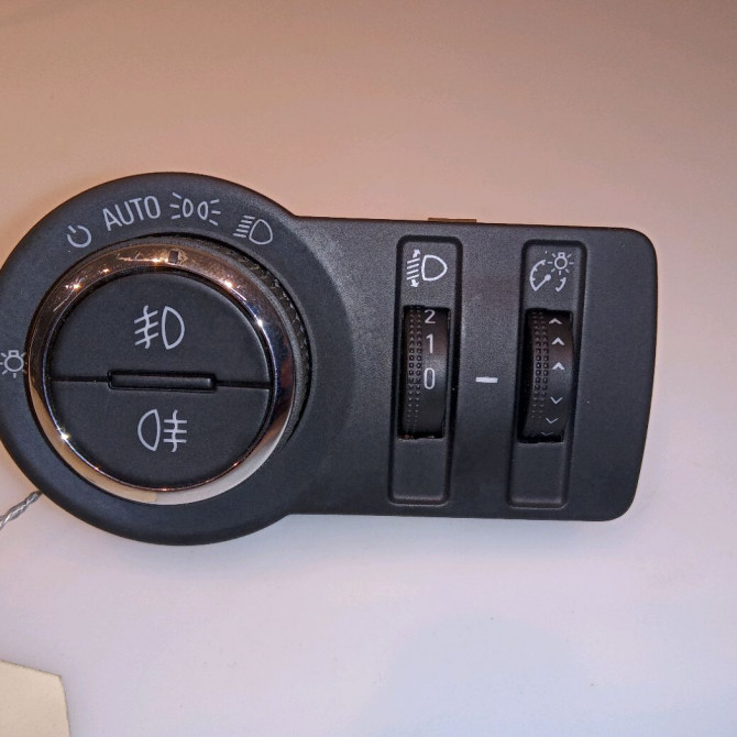 Interrupteur commande de phares occasion OPEL ASTRA IV 13268707 1