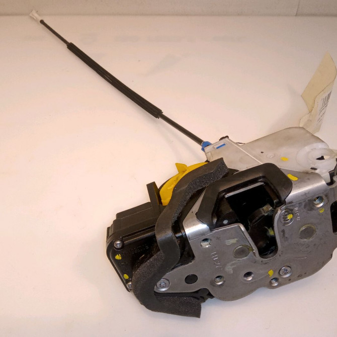 Serrure porte avg occasion OPEL ASTRA IV 13579522 1