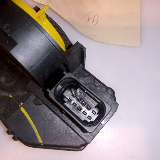 Serrure porte avg occasion OPEL ASTRA IV 13579522 3