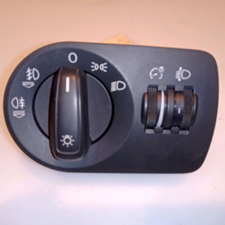 Interrupteur commande de phares occasion AUDI A1 Phase 1 06-2010->03-2015 1.2 TFSI 86ch 8P0919094B