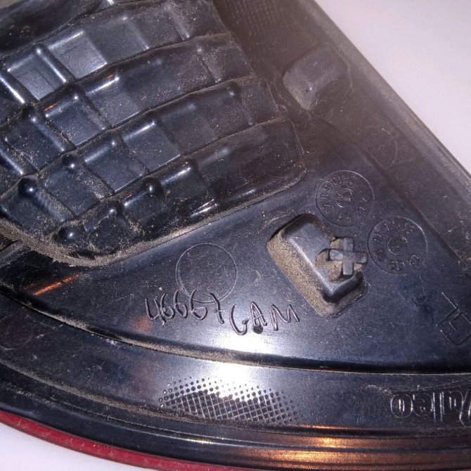 Feu arrière interieur gauche occasion RENAULT SCENIC III Phase 1 04-2009->11-2011 1.9 DCI 130ch 265550018R 3