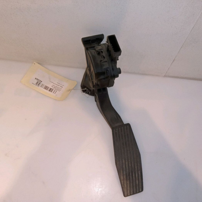 Potentiometre accelerateur occasion OPEL ASTRA IV Phase 1 01-2010->06-2012 3