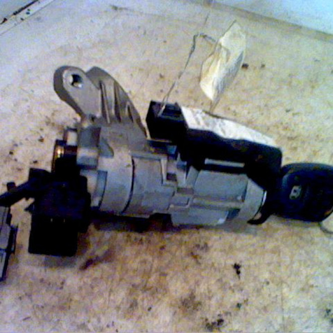 Antivol de direction occasion TOYOTA YARIS II Phase 1 12-2005->11-2009 1.0 VVTI 1