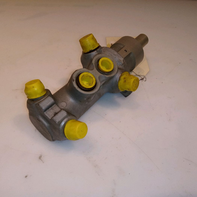 Maitre cylindre occasion FORD TRANSIT I 4525694 2