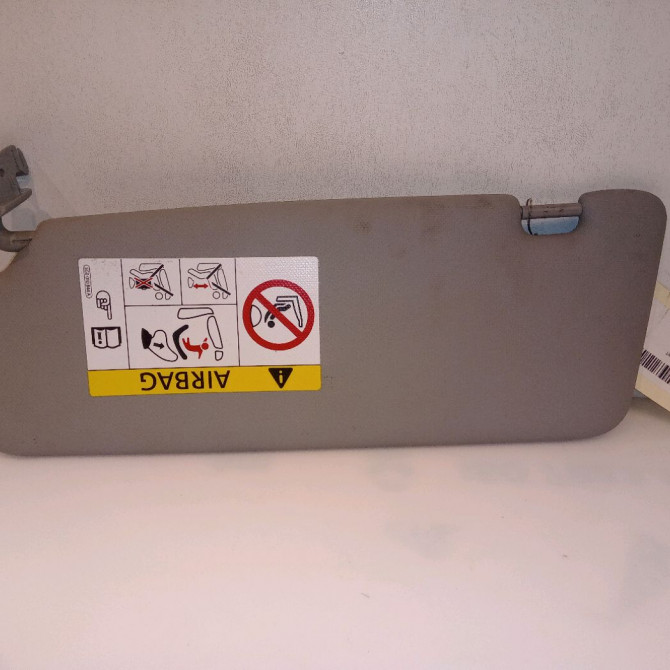 Pare-soleil droit occasion AUDI A1 8U0857552ACEA7 1