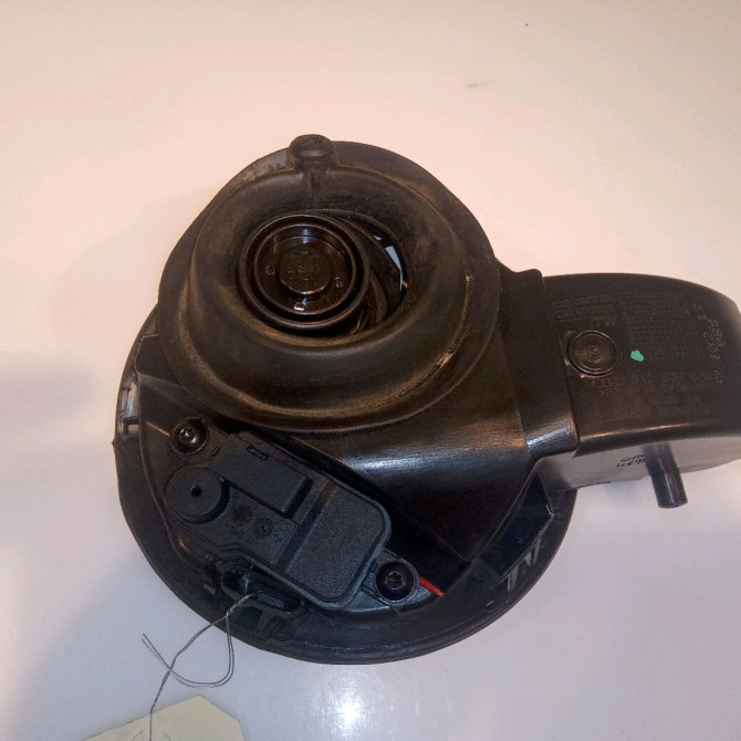 Volet de trappe carburant occasion AUDI A1 8X0809907GRU 2