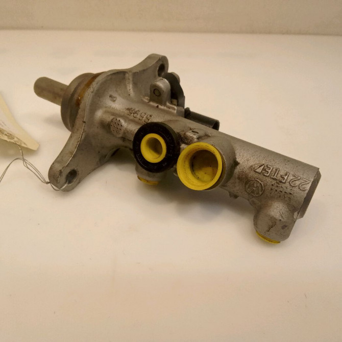 Maitre cylindre occasion AUDI A1 6R1611019F 1