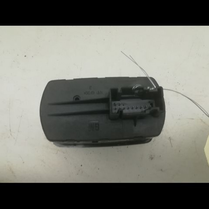 Commande lève-glace porte avant gauche occasion OPEL CORSA IV Phase 1 09-2006->12-2010 1.4 TWINPORT 90ch 13258522 2