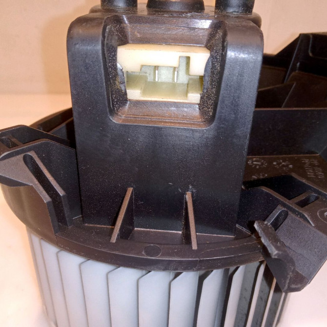 Ventilateur de chauffage occasion OPEL CORSA IV Phase 1 09-2006->12-2010 1.2 TWINPORT 80ch 13335075 3