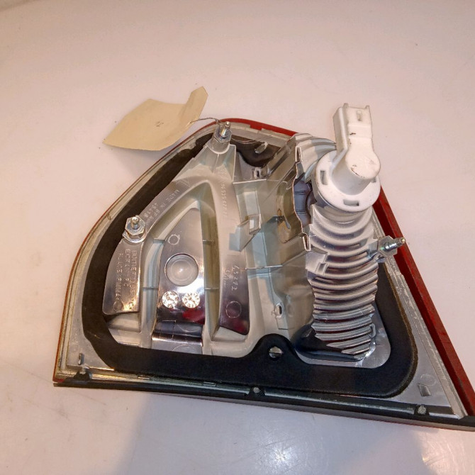 Feu arrière interieur gauche occasion  6350CC 2