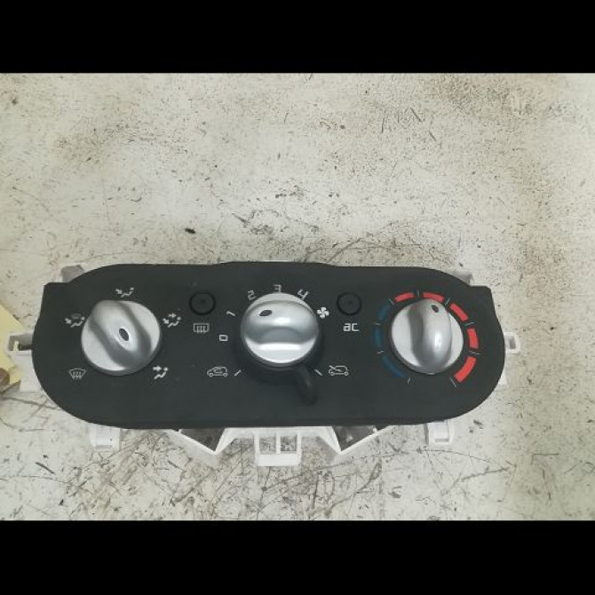 Commande de chauffage occasion RENAULT TWINGO II Phase 2 12-2011->12-2014 1.2i 16v 75ch 1