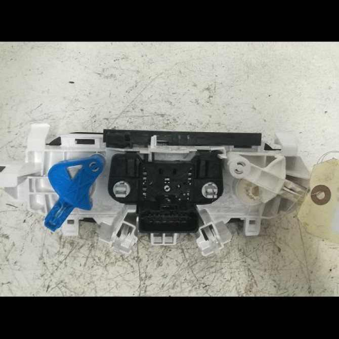 Commande de chauffage occasion RENAULT TWINGO II Phase 2 12-2011->12-2014 1.2i 16v 75ch 2