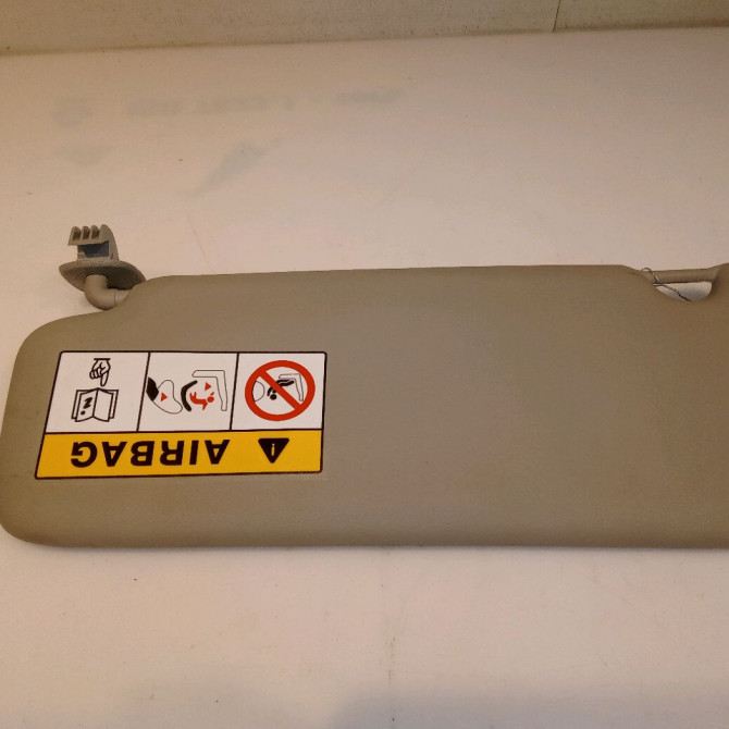 Pare-soleil droit occasion RENAULT TWINGO II Phase 2 12-2011->12-2014 1.2i 16v 75ch 964001550R 2