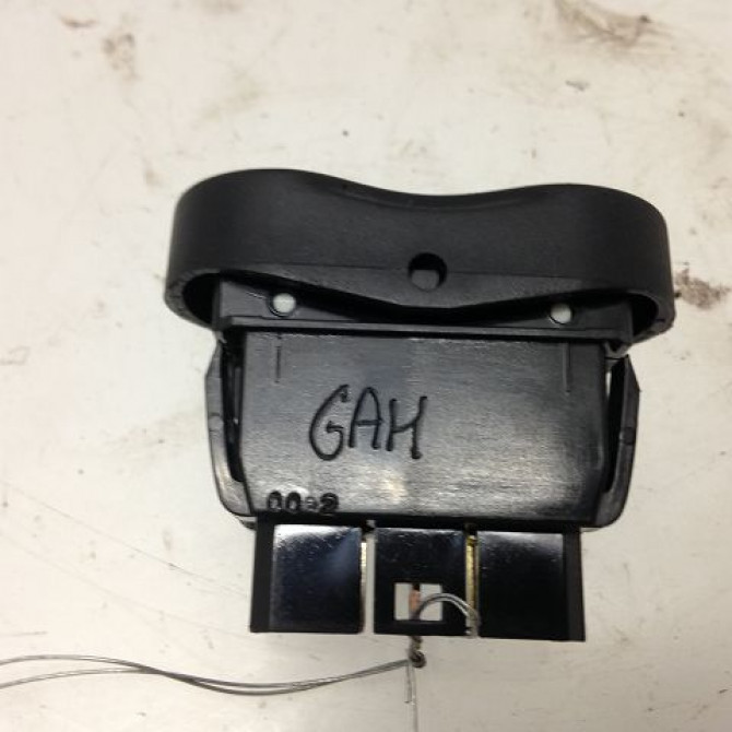 Commande lève-glace porte avant gauche occasion DACIA SANDERO I Phase 1 06-2008->10-2012 1.2 16v 75ch 8200602227 3