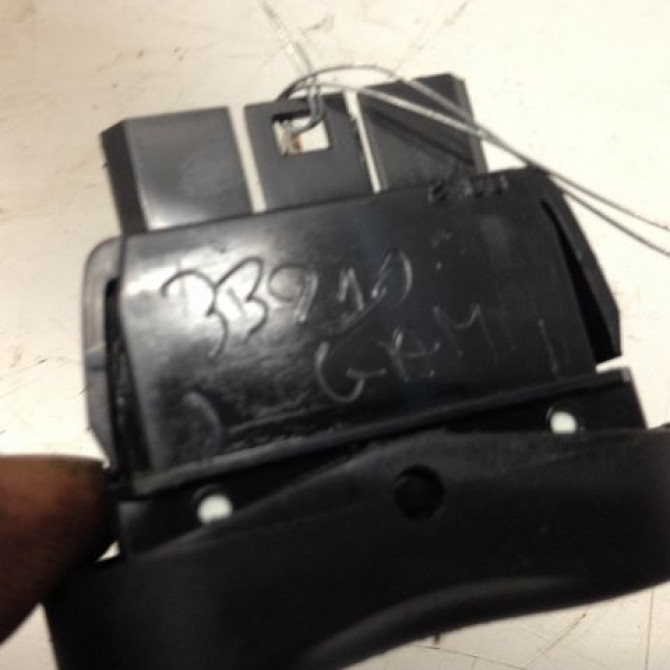 Commande lève-glace porte avant droite occasion DACIA SANDERO I Phase 1 06-2008->10-2012 1.2 16v 75ch 8200602227 3