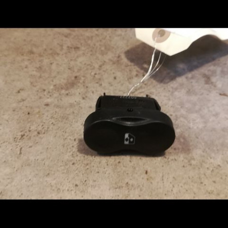 Commande lève-glace porte avant gauche occasion DACIA SANDERO I Phase 1 06-2008->10-2012 1.5 DCI 70ch 8200602227