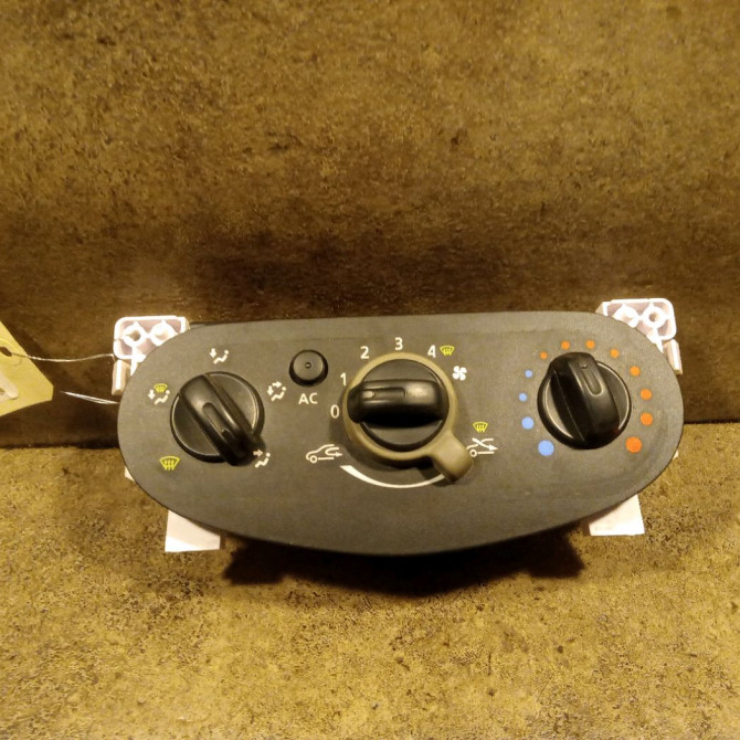 Commande de chauffage occasion DACIA DUSTER Phase 1 03-2010->12-2013 1.5 DCI 110ch 6001551800 1