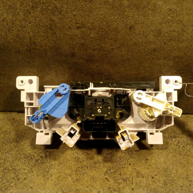 Commande de chauffage occasion DACIA DUSTER Phase 1 03-2010->12-2013 1.5 DCI 110ch 6001551800 2