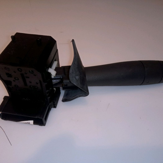 Commande essuie glace occasion DACIA SANDERO I Phase 1 06-2008->10-2012 1.4 MPI 75ch 6001551358 2