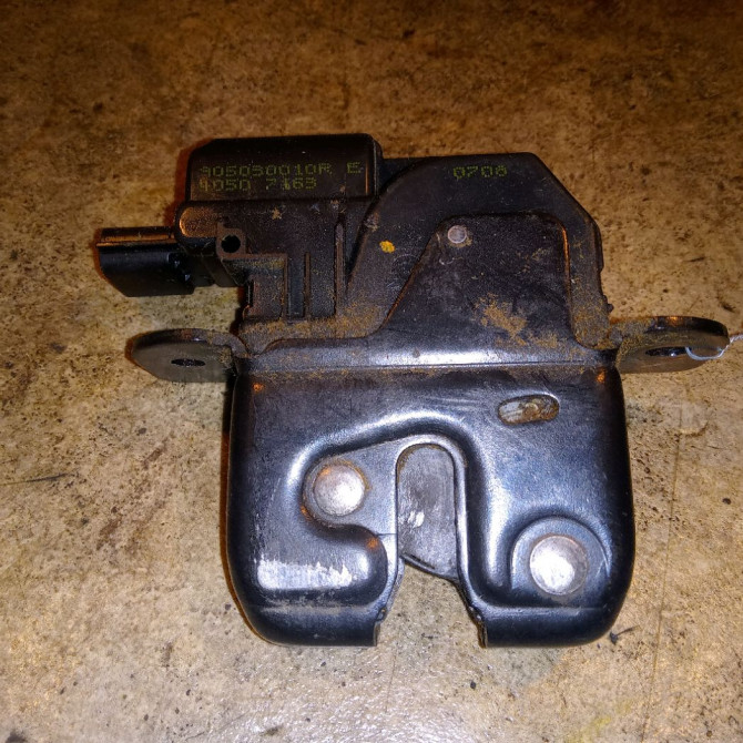 Serrure hayon occasion DACIA DUSTER Phase 1 03-2010->12-2013 1.5 DCI 110ch 905030010R 2