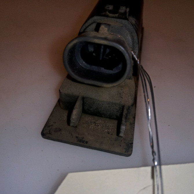 Eclaireur plaque de police g occasion OPEL CORSA IV Phase 1 09-2006->12-2010 1.2 TWINPORT 80ch 13251936 3