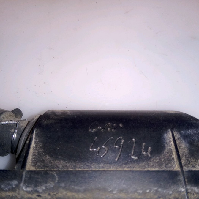 Eclaireur plaque de police g occasion OPEL CORSA IV Phase 1 09-2006->12-2010 1.2 TWINPORT 80ch 13251936 4