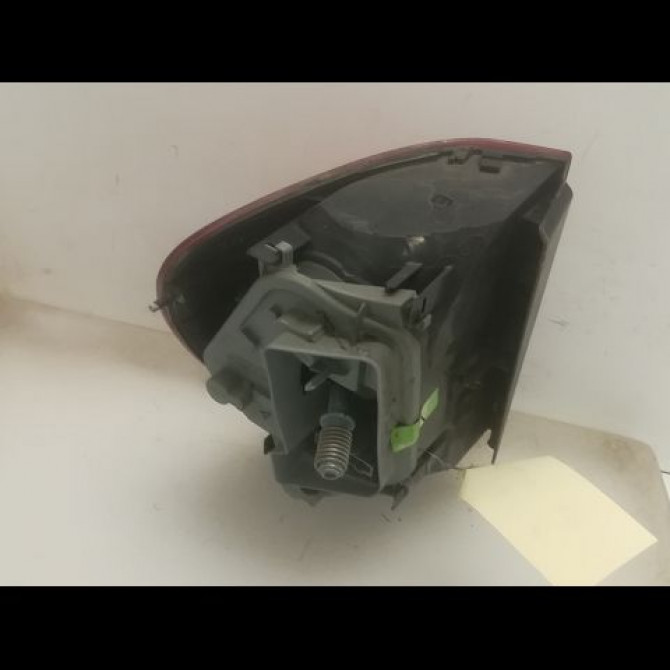 Feu arrière droit occasion VOLKSWAGEN FOX Phase 1 06-2005->09-2011 1.4 TDI 70ch 5Z0945112 2