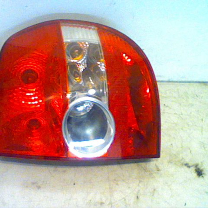 Feu arrière droit occasion VOLKSWAGEN FOX Phase 1 06-2005->09-2011 5Z0945112 1