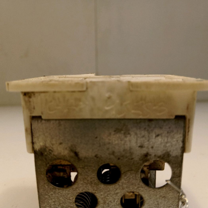 Resistance de chauffage occasion OPEL ASTRA III Phase 2 01-2007->04-2011 1.7 CDTI 110ch 93186248 3