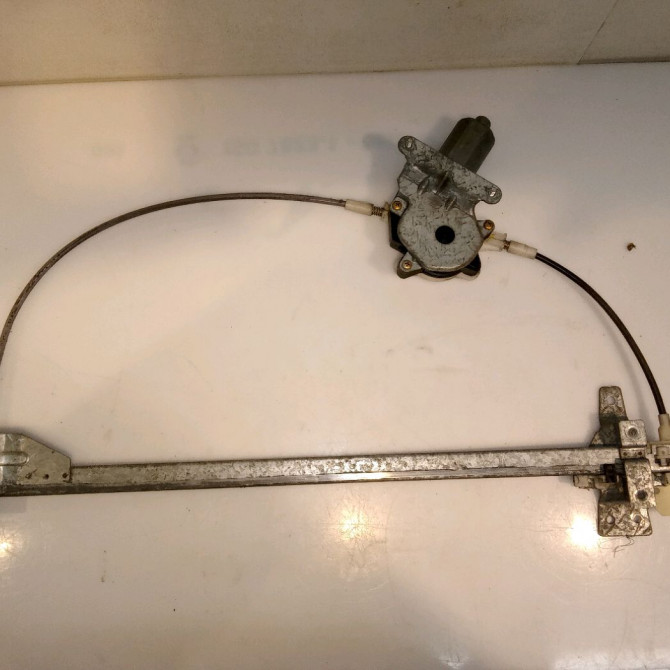 Mecanisme + moteur lève-glace avant droit occasion MERCEDES CLASSE V I Phase 2 03-1999->10-2003 V 220 CDI 6387200146 2