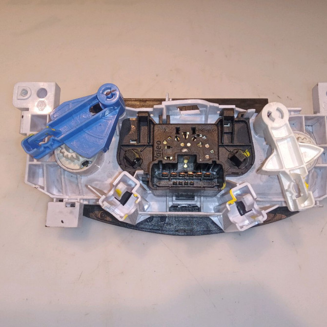 Commande de chauffage occasion DACIA DUSTER Phase 1 03-2010->12-2013 6001551800 2