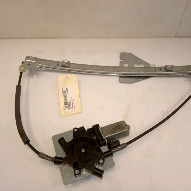 Mecanisme + moteur lève-glace avant droit occasion VOLKSWAGEN FOX Phase 1 06-2005->09-2011 1.2i 6v 55ch 5Z3837462A 2