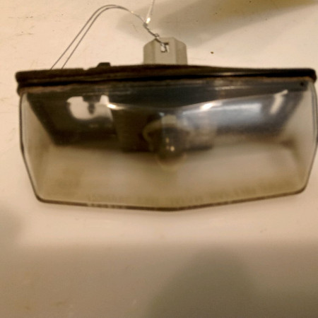 Eclaireur plaque de police d occasion TOYOTA PRIUS II Phase 1 03-2004->11-2009 110 Hybride 8127053011