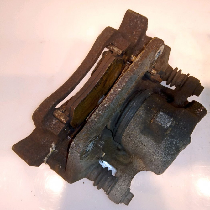 Etrier de frein avant droit occasion MERCEDES CLASSE A II Phase 1 12-2004->04-2008 A 180 CDI 1694201483 2