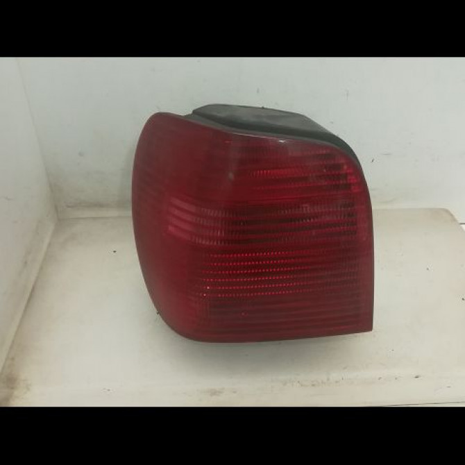 Feu arrière gauche occasion VOLKSWAGEN POLO III Phase 2 11-1999->12-2001 1.4 TDI 75ch 6N0945095H 1