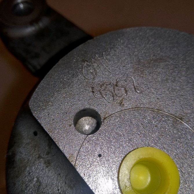 Etrier de frein avant droit occasion TOYOTA PRIUS III Phase 1 06-2009->02-2012 1.8i EH 16v [HYBRID RECHARGEABLE] 100ch 4773047060 3