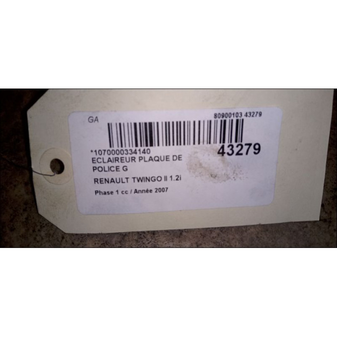 Eclaireur plaque de police g occasion RENAULT TWINGO II Phase 1 06-2007->11-2011 1.2i 60ch 8200480127 2