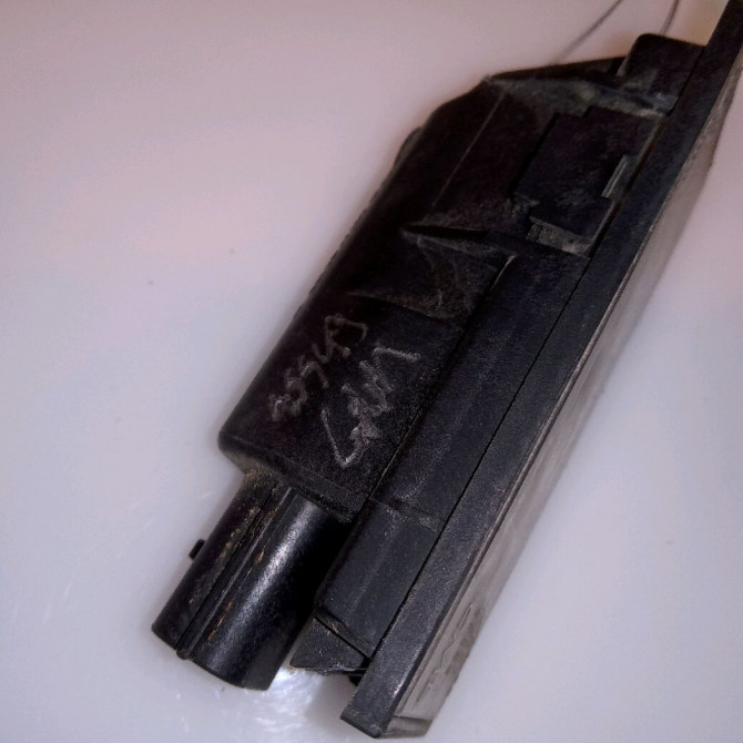 Eclaireur plaque de police g occasion RENAULT CLIO IV Phase 1 07-2012->... 1.5 DCI 90ch 8200480127 3